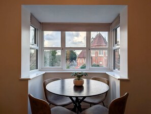 House - Charming and Modern 1-bedroom Flat (Slough)