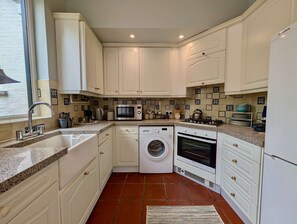 House | 2 bedrooms, Internet - Charming Two-bedroom House in London (Pinner)