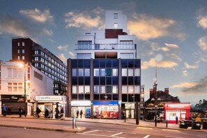 Apartment | 2 bedrooms, Internet - Modern Bromley Penthouse With Balcony Views (Bromley)