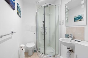 House - Brighton Getaway - Modern Apartment With Balcony (Brighton)