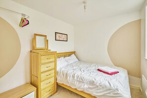 House - Charming 2-bedroom Flat in South Croydon (South Croydon)