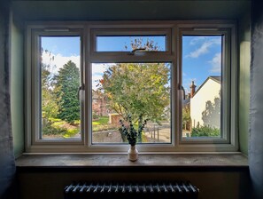 House | 1 bedroom, desk, Internet