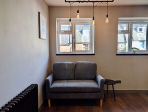 House | 1 bedroom, desk, Internet