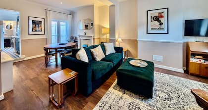 Charming Two-bedroom Home in London