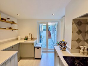 Apartment - Stunning London Apartment With Private Patio (London)