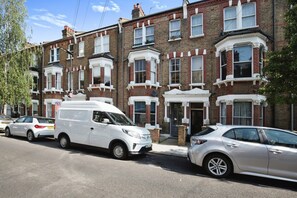 House - Charming Victorian Home in Westminster (London)