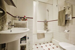 House - Cozy Studio With Private Garden in London (London)