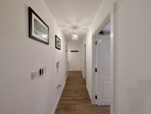 House - Modern 2-bed Ground-floor Flat With Private Terrace (London)