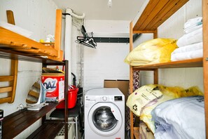 House - Spacious 5-bedroom Family Home in Greenwhich (London)