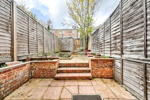 House - Spacious 5-bedroom Family Home in Greenwhich (London)