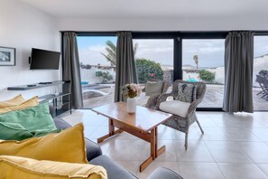 Smart TV, books - Famara Mar • Ocean views • Beach 2 min • LVH (Famara)