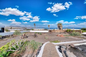 Property grounds - Famara Mar • Ocean views • Beach 2 min • LVH (Famara)
