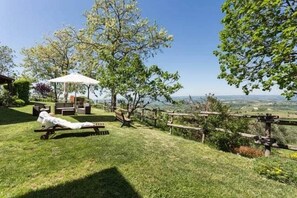 Property grounds - Horizon holiday home (Montecchio)