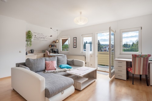 Apartment 'Am Bahnhof' mit Bergblick, Balkon und WLAN