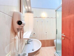Apartment, 2 Bedrooms, Patio, Garden View | Bathroom - Terraced Home With Kids Playground (San Michele al Tagliamento)