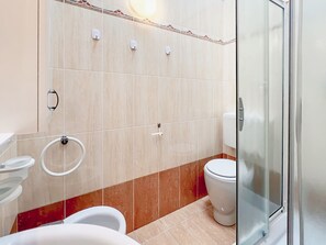 Apartment, 2 Bedrooms, Patio, Garden View | Bathroom - Terraced Home With Kids Playground (San Michele al Tagliamento)