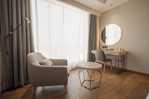 Premium bedding, minibar, in-room safe, desk - AURUM BY RJ RESORT  (Siliguri)