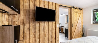 Apartment 'Fewo Tostner Burgblick 2P Terrasse' with Mountain View, Private Terrace and Wi-Fi