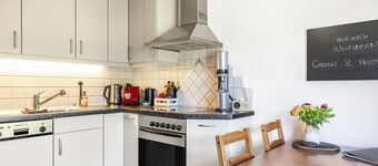 Tostner Burgblick Apartment – Quiet Green Setting with Balcony