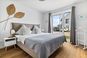 2 bedrooms, iron/ironing board, travel cot, free WiFi
