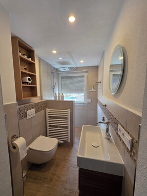 Bathroom - Vacation apartment Schönwald Upper Franconia Nature and porcelain (Schönwald)