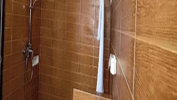 Villa, 3 Bedrooms | Bathroom | Shower, rainfall showerhead, free toiletries, towels
