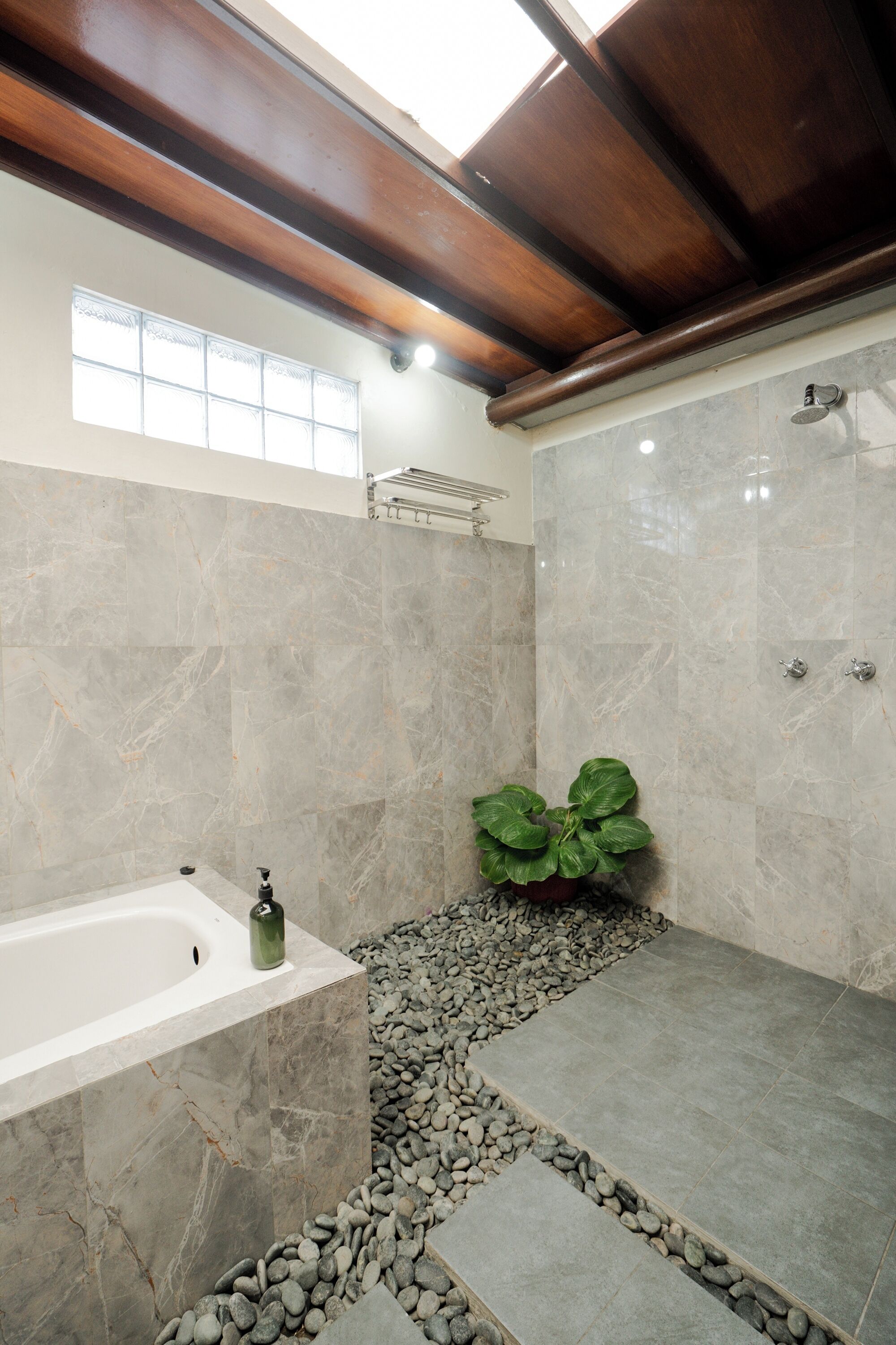 Villa, 5 camere da letto | Bagno | Doccia, soffione a pioggia, asciugacapelli, asciugamani