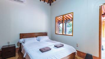 Villa, 5 Schlafzimmer | Schreibtisch, kostenloses WLAN, Bettwäsche