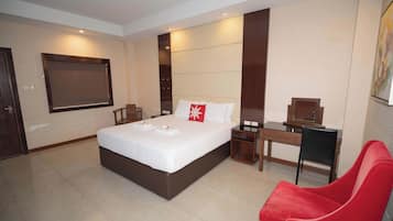 Superior Room | Desk, iron/ironing board, free WiFi, bed sheets