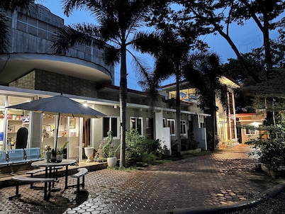 Alejandro'S Suites & Venue