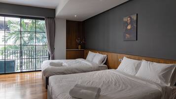 Deluxe Room Twin Bed | Desk, free WiFi, bed sheets