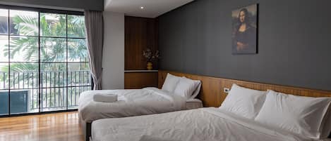 Deluxe Room Twin Bed | Desk, free WiFi, bed sheets