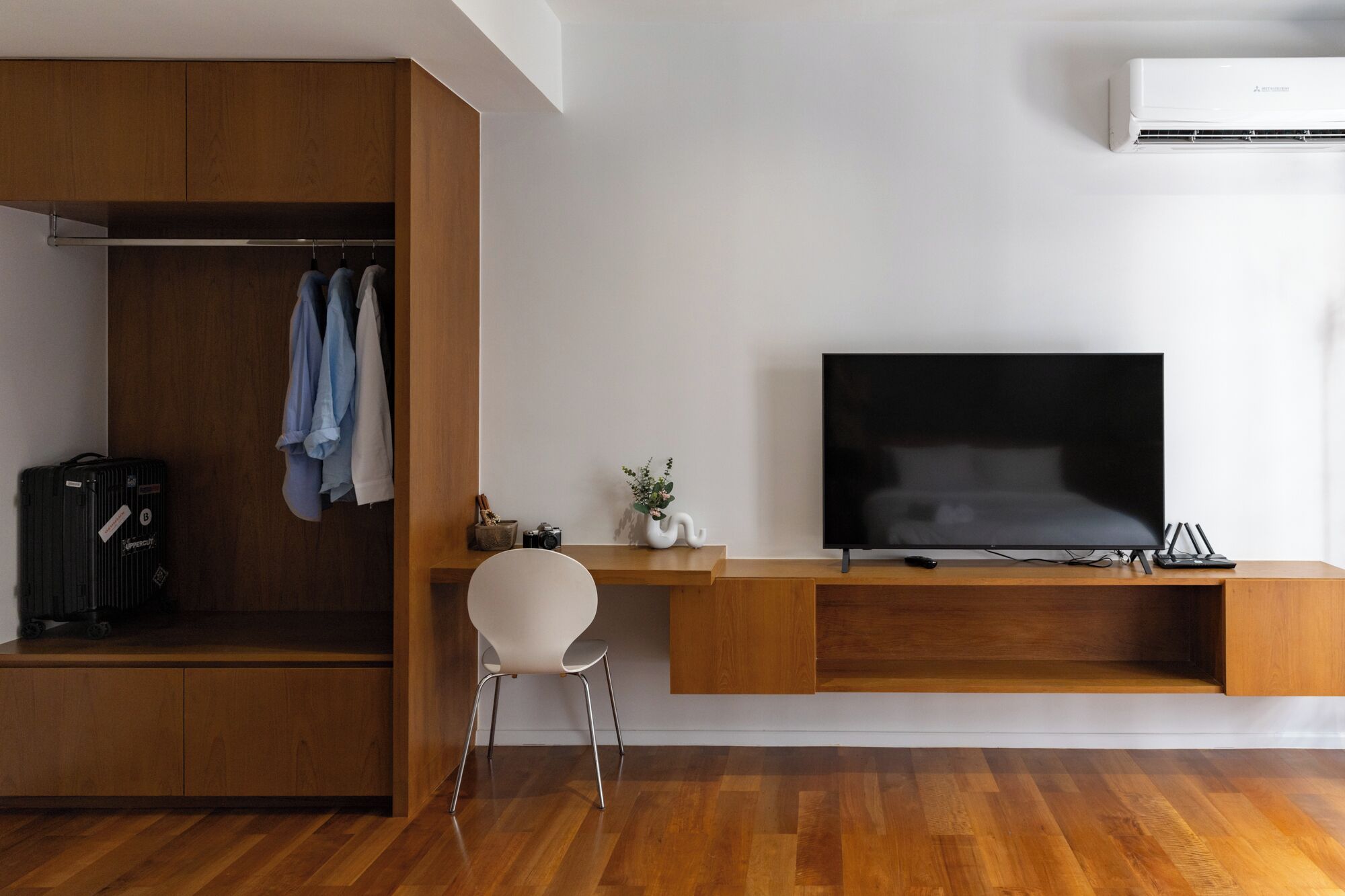 Deluxe Room Twin Bed | Desk, free WiFi, bed sheets