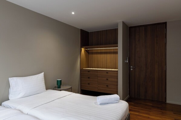 Family Room, 2 Bedrooms