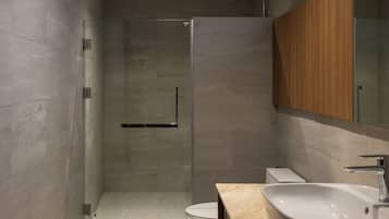 Two Bedroom Suite | Bathroom | Free toiletries, hair dryer, towels, soap