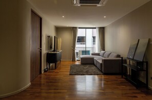 Two Bedroom Suite | Desk, free WiFi, bed sheets - Q Space Sathorn - Narathiwas 18 (Bangkok)