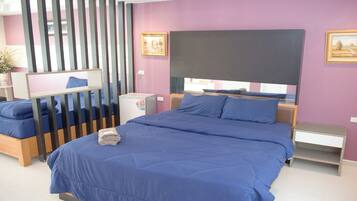 Cottage Villa (Twin) | Desk, iron/ironing board, free WiFi, bed sheets