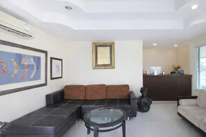 Interior - The Room Suphanburi (Si Prachan)