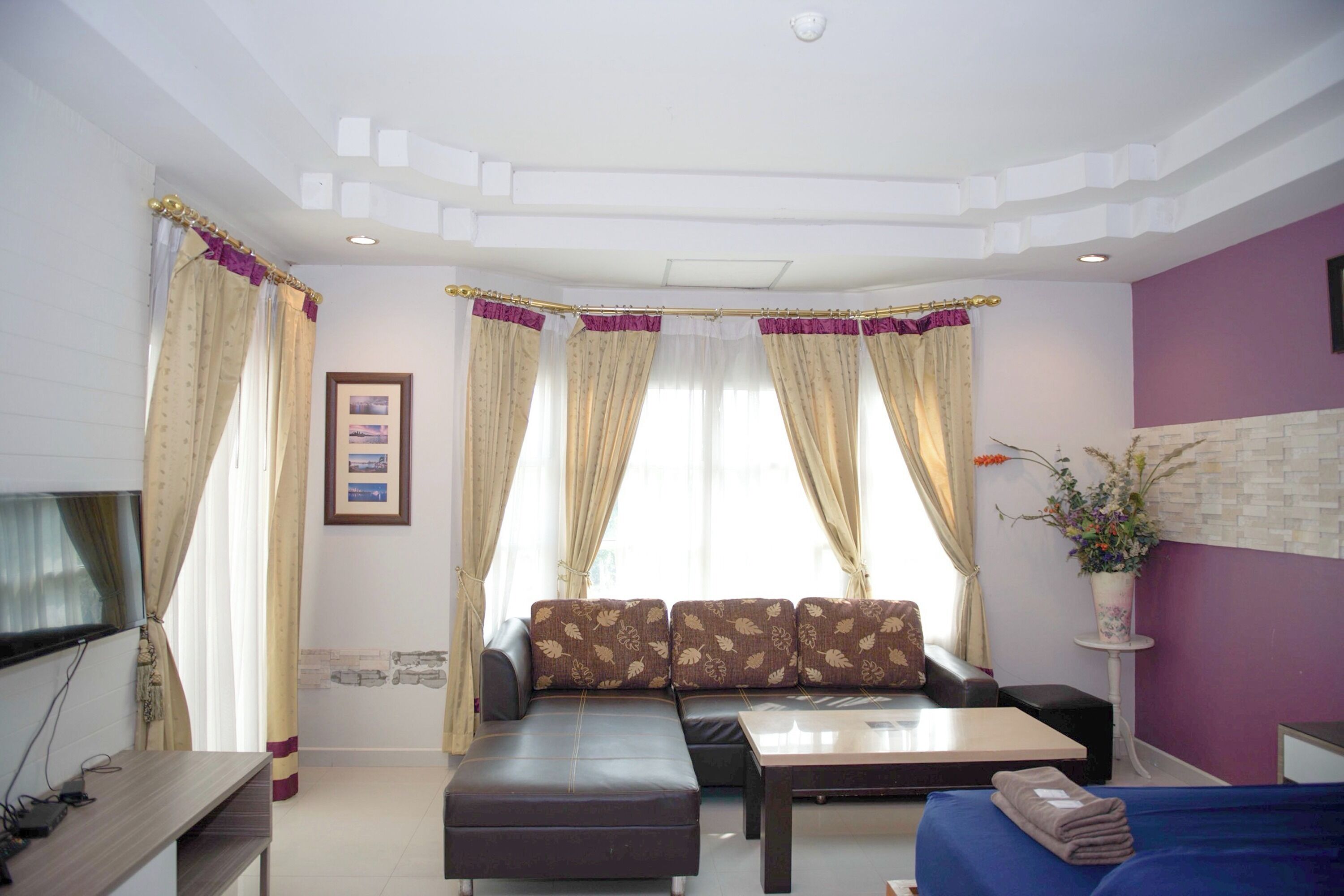 Cottage Villa (Twin) | Desk, iron/ironing board, free WiFi, bed sheets