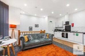 Apartment | Living area - Top Hat - 1 Bed Apartment (Leicester)