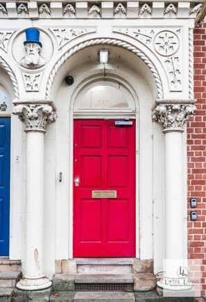 Exterior detail - Top Hat - 1 Bed Apartment (Leicester)