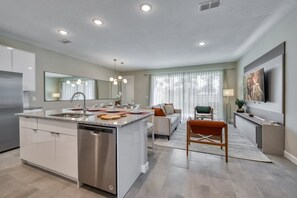 TV, offices - Modern spacious home with themed bedroom and private pool (Four Corners)