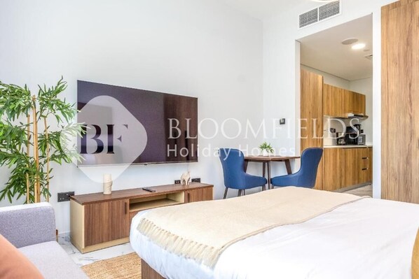 Apartment, Balcony, Canal View | Iron/ironing board, free WiFi - Bloomfileds Executive Studio Al MA (Abu Dhabi)