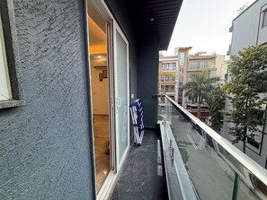 Apartment, Balcony, City View | Balcony - Fortune Home Service Apartment 3Bhk J150 (New Delhi)