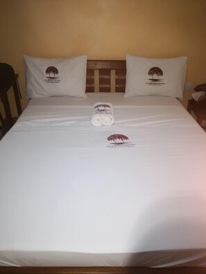 Deluxe Single Room, City View | Free WiFi, bed sheets - Flamingo Hotel Bombolulu  (Mombasa)