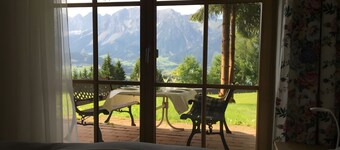 Apartment 'Schladming Planai Mitte' with Mountain View, Private Terrace and Wi-Fi