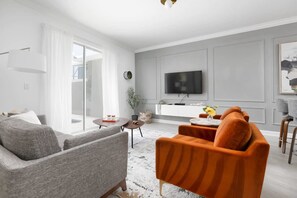 TV, offices - Amazing 4BR Villa - Perfect Getaway (Four Corners)