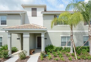 Exterior - Charming 4/BDR townhome at Storey Lake Resort (Kissimmee)