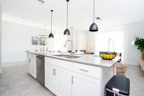 Interior - Comfy Themed Home, Private Pool, Prime Location (Four Corners)