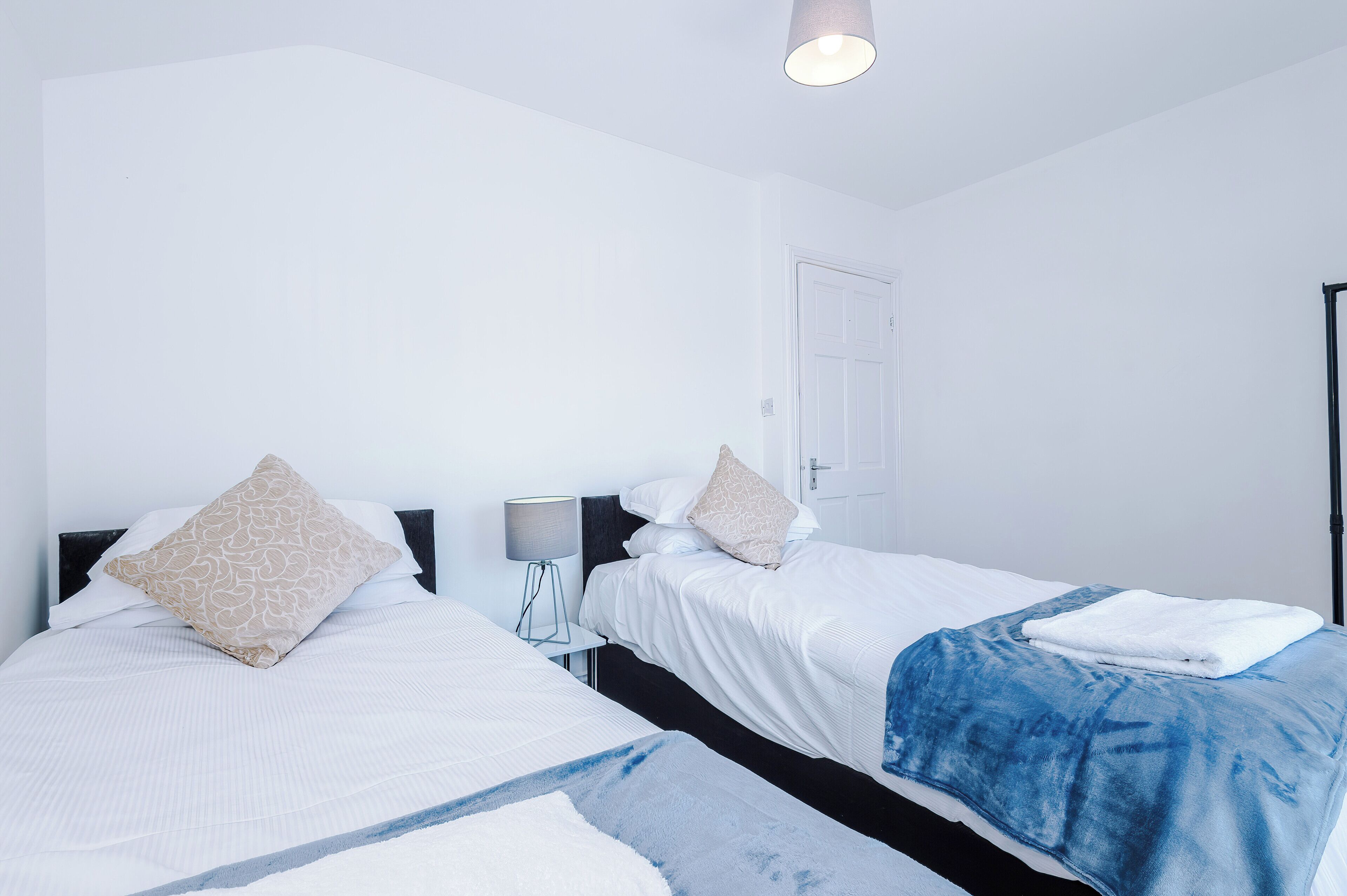 5 bedrooms, iron/ironing board, free WiFi, bed sheets
